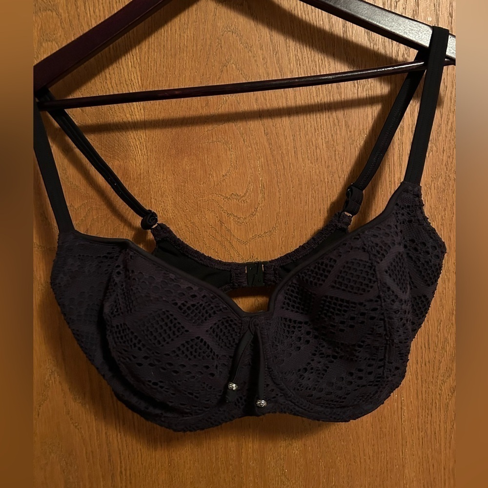 Black  bikini top